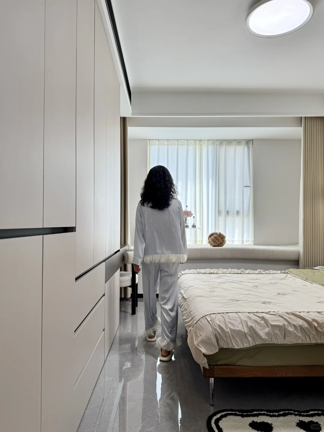 开间3.3m做床尾衣柜⁉️邻居看了想砸掉重装?