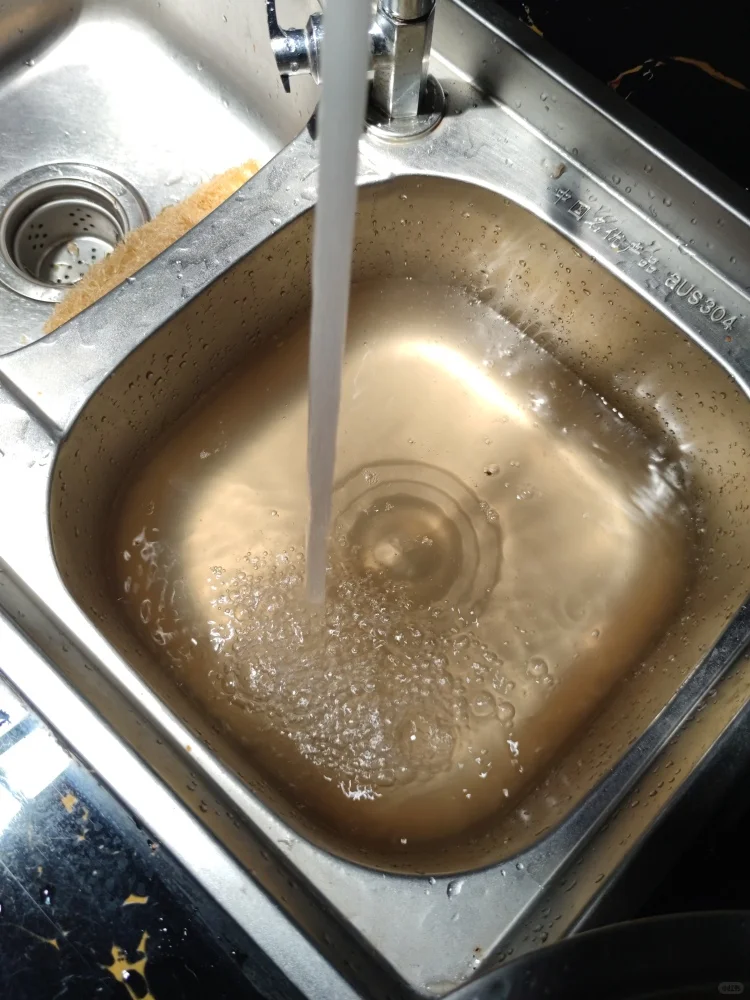 问！为什么我家的自来水出来是浑浊的