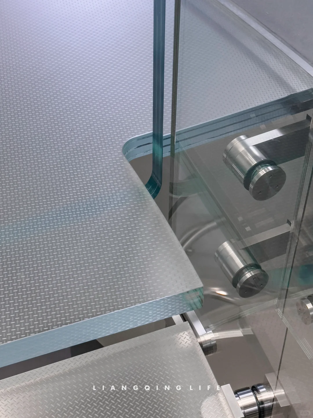 Apple店的玻璃比产品高级