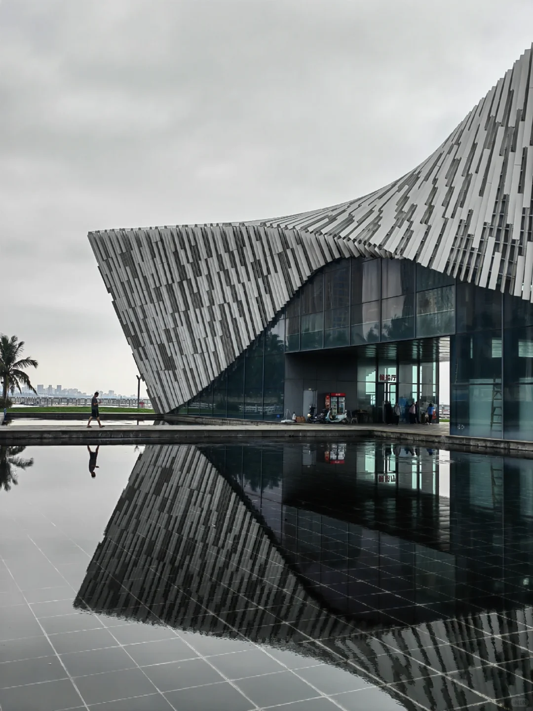 海南新建筑挺炸眼