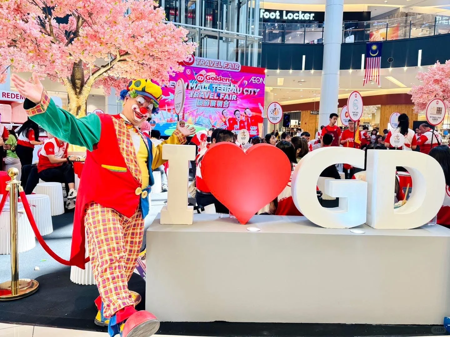 ??我宣布这是我看过最大方的旅游展✈️?