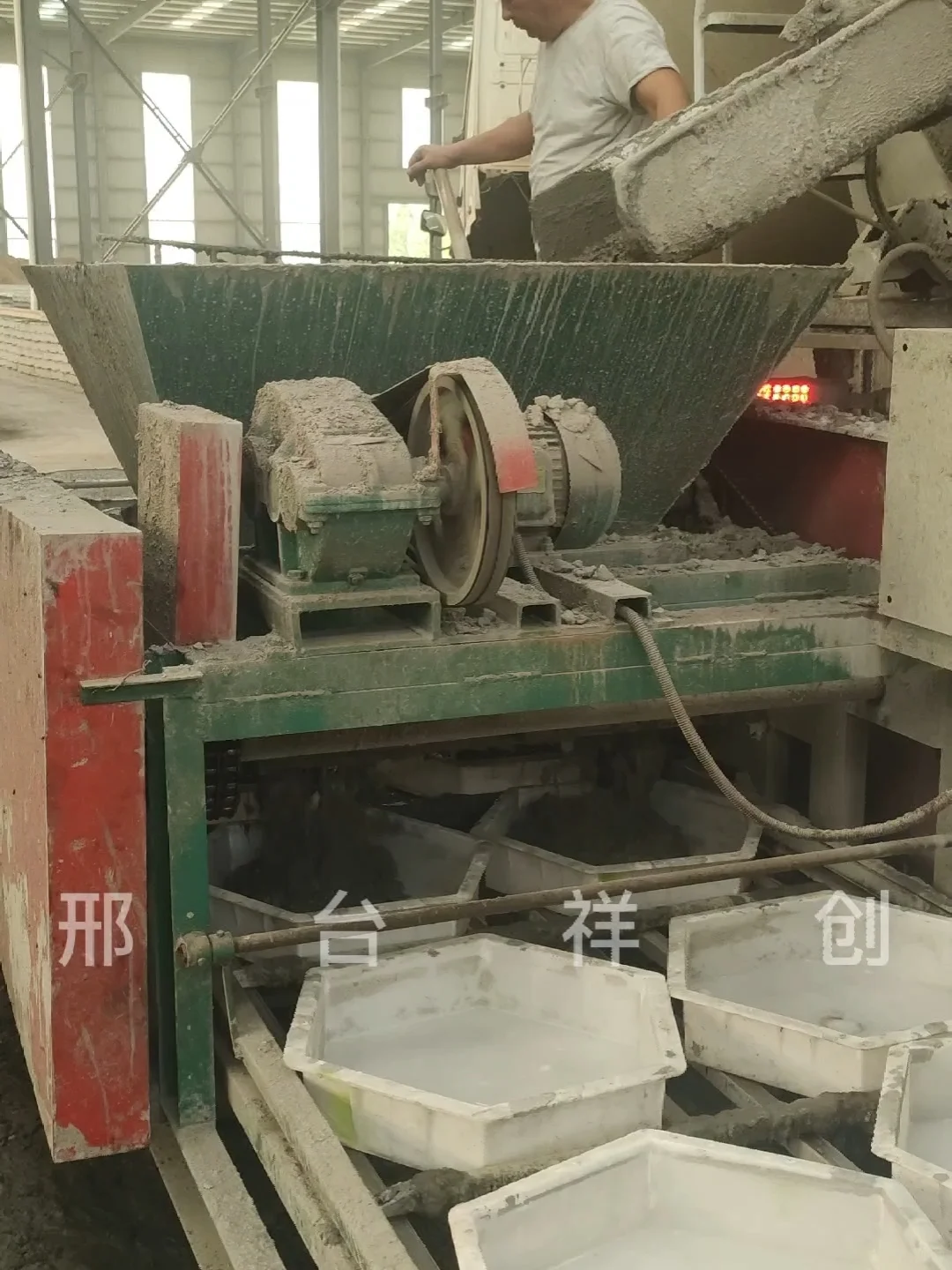 祥创混凝土路沿石预制生产设备水泥花砖机