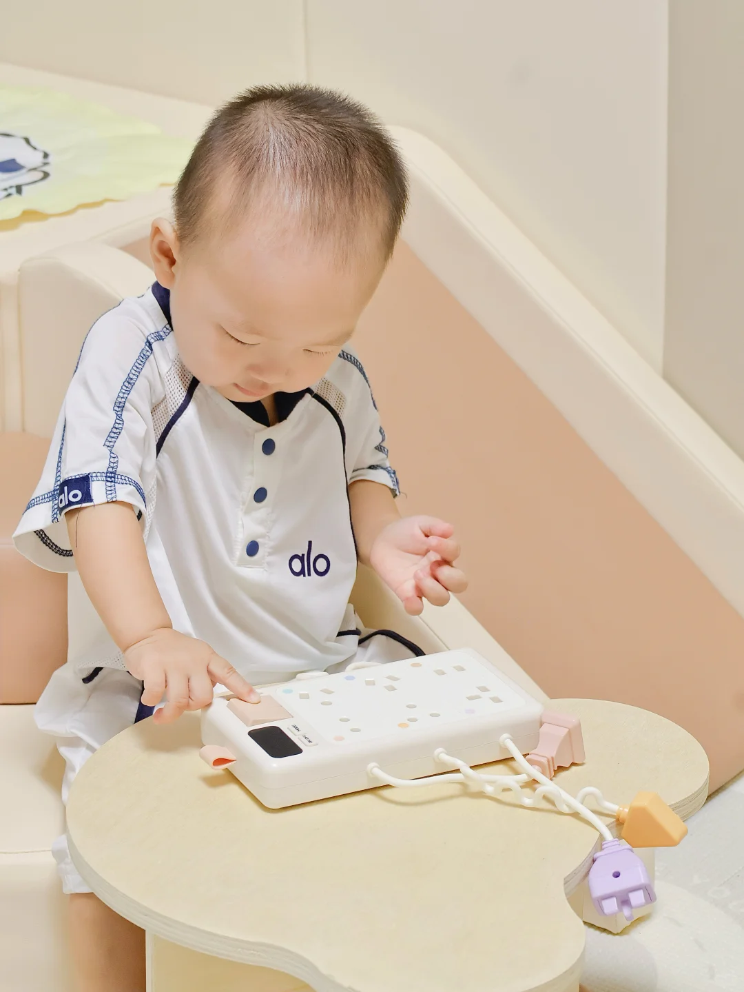 ?宝宝益智玩具新发现！这款插座玩具太绝了