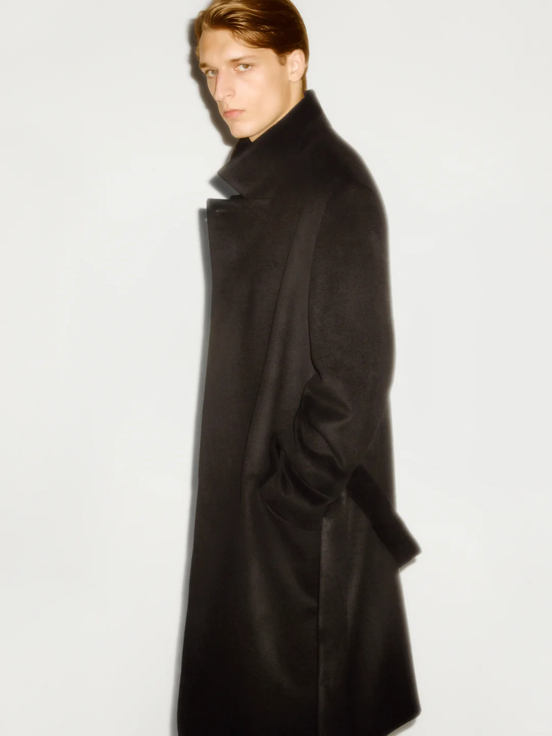 COS 2025秋冬系列｜经典重构