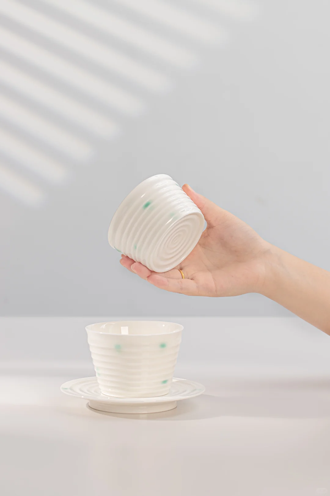 云汀手作｜集亩系列绿彩水波纹猪口杯