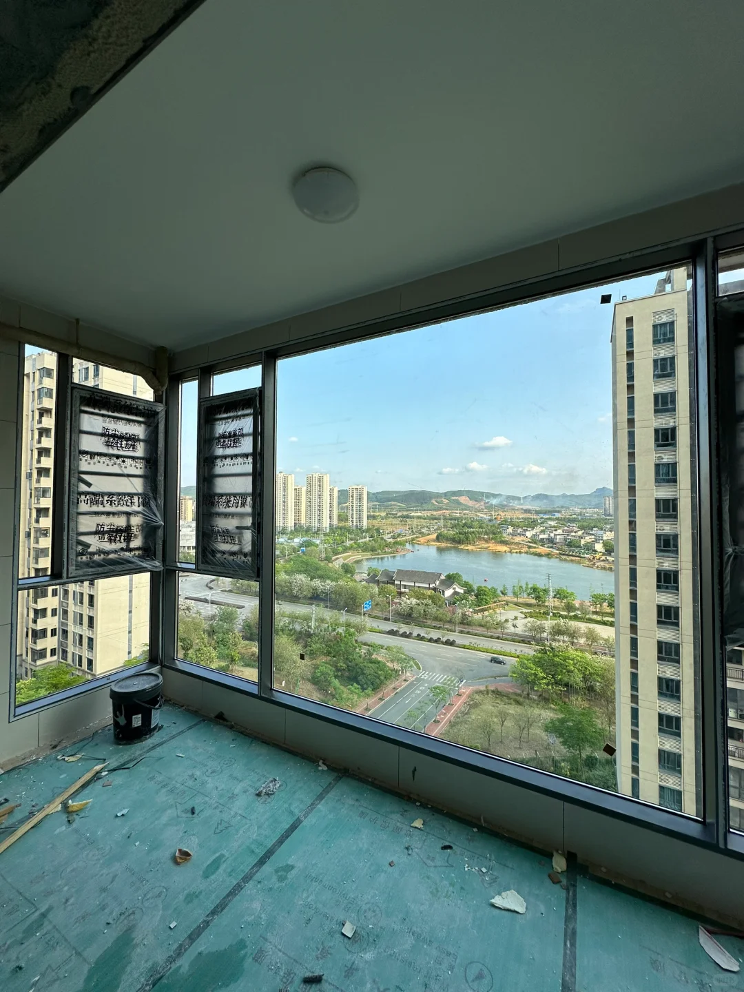 在柳州这样的落地玻璃450一平、您满意嘛。