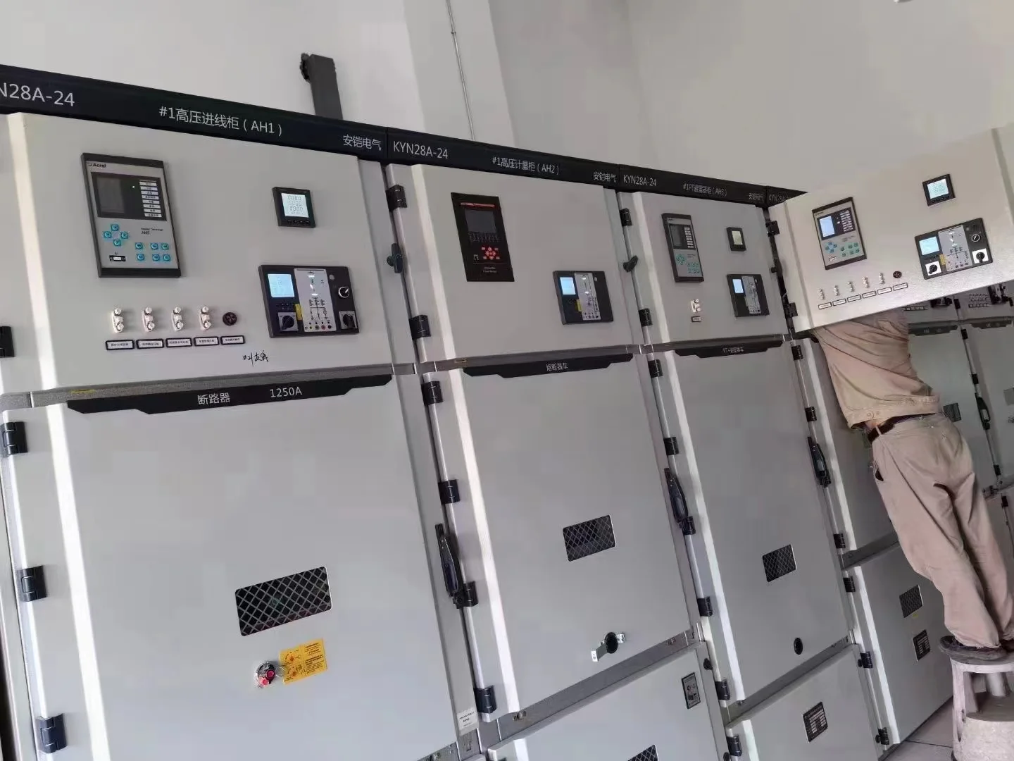 EMS智慧能管理系统和综保等硬件安装现场