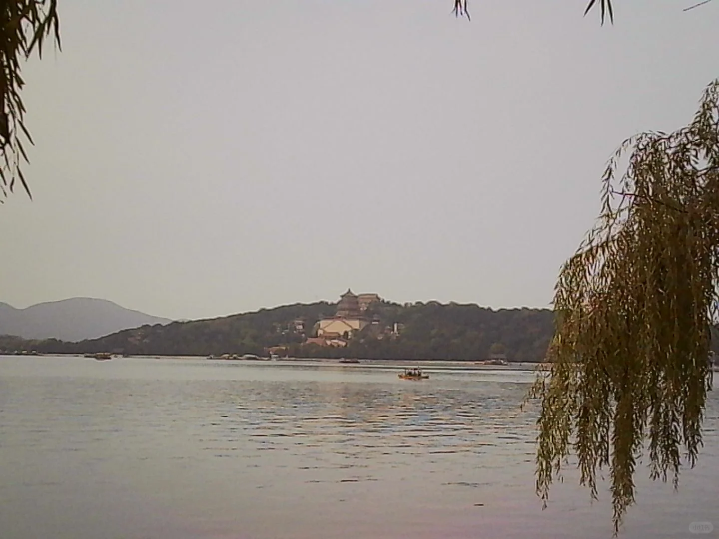 当你在阴天带一堆奇怪设备去颐和园