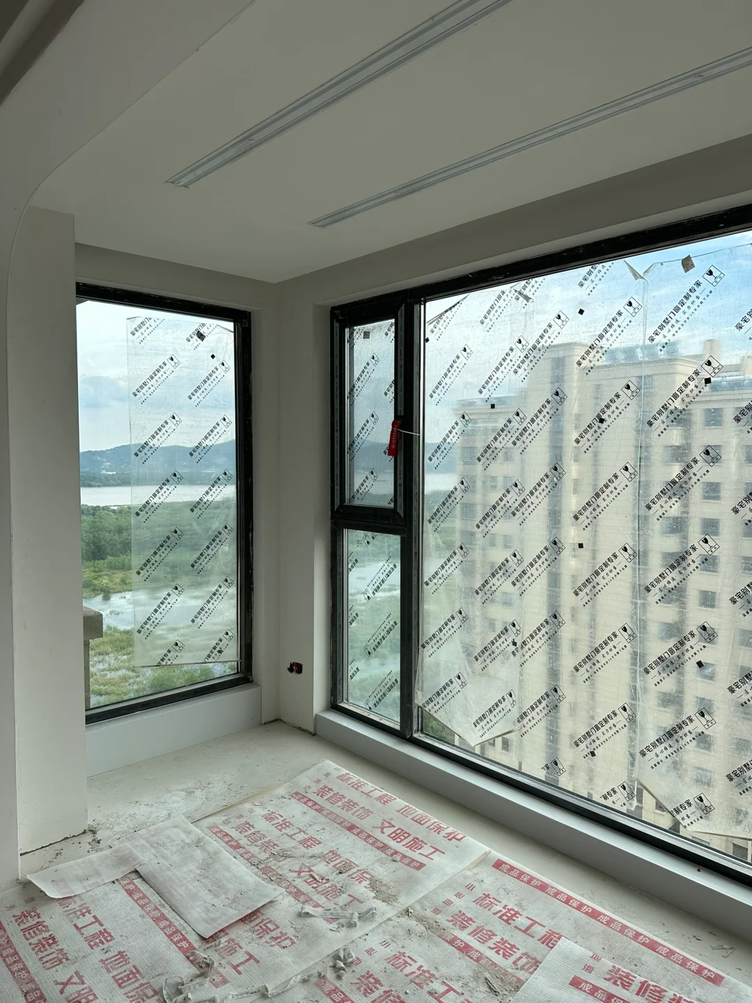 落地窗让家的幸福感加倍⬆️送上封窗攻略