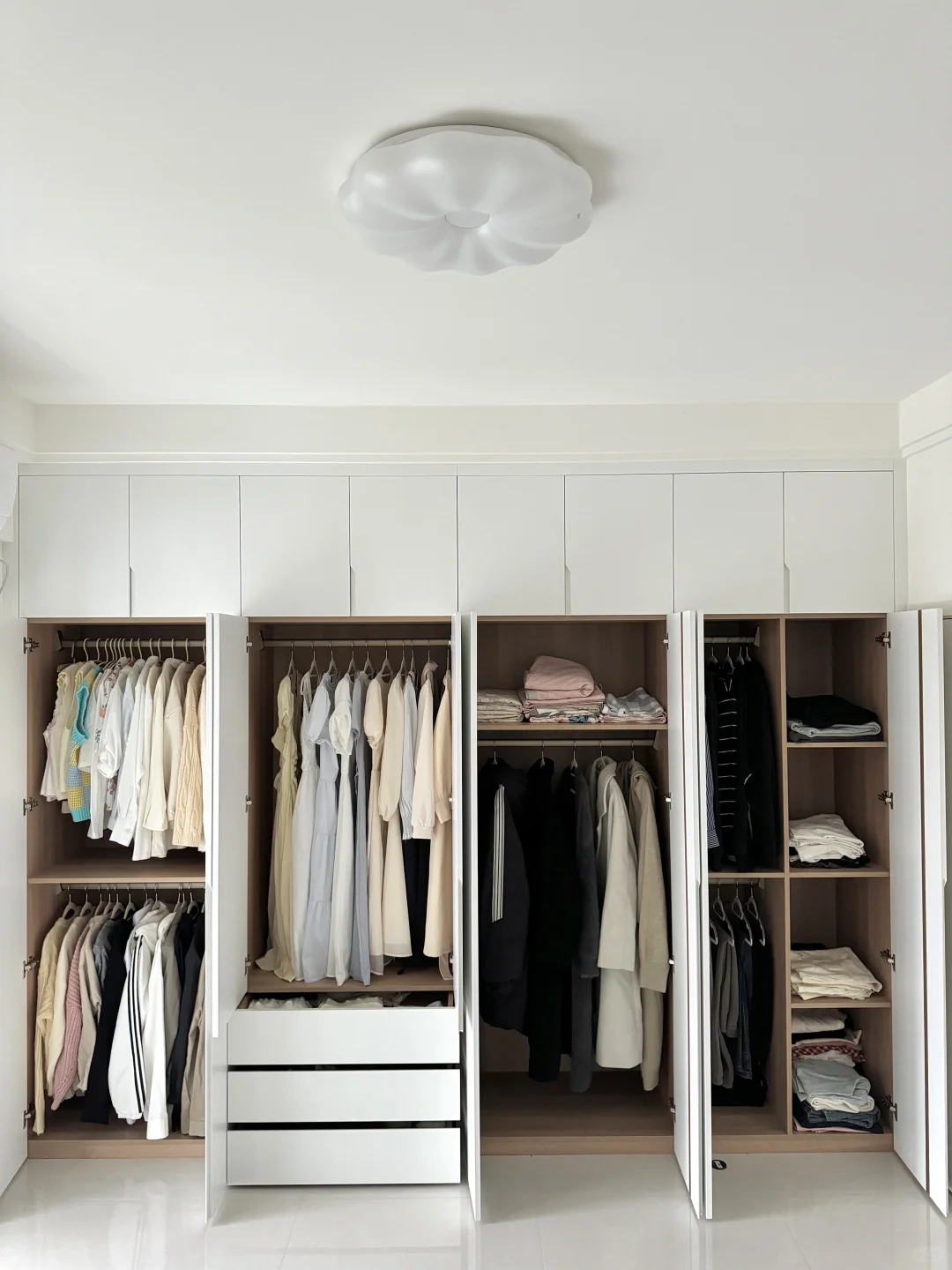 太爱我家治愈强迫症的床尾大衣柜了‼️