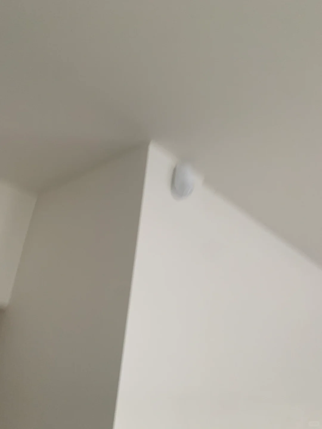 海康室内红外报警器，防盗必备，手机控制