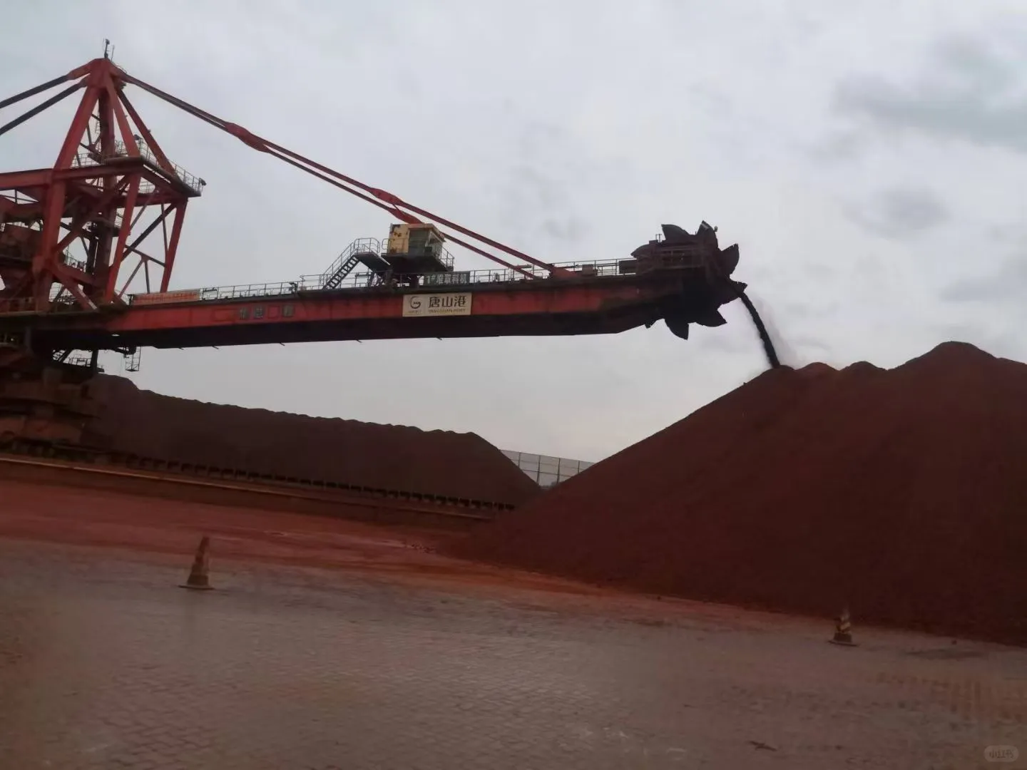 供应几内亚和马来西亚铝土矿