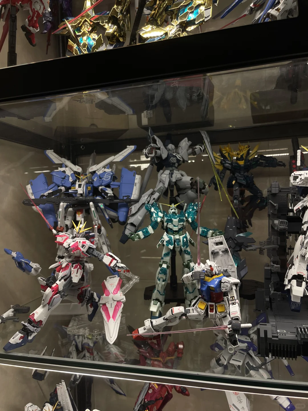 终于完成梦想有一个自己的高达展柜