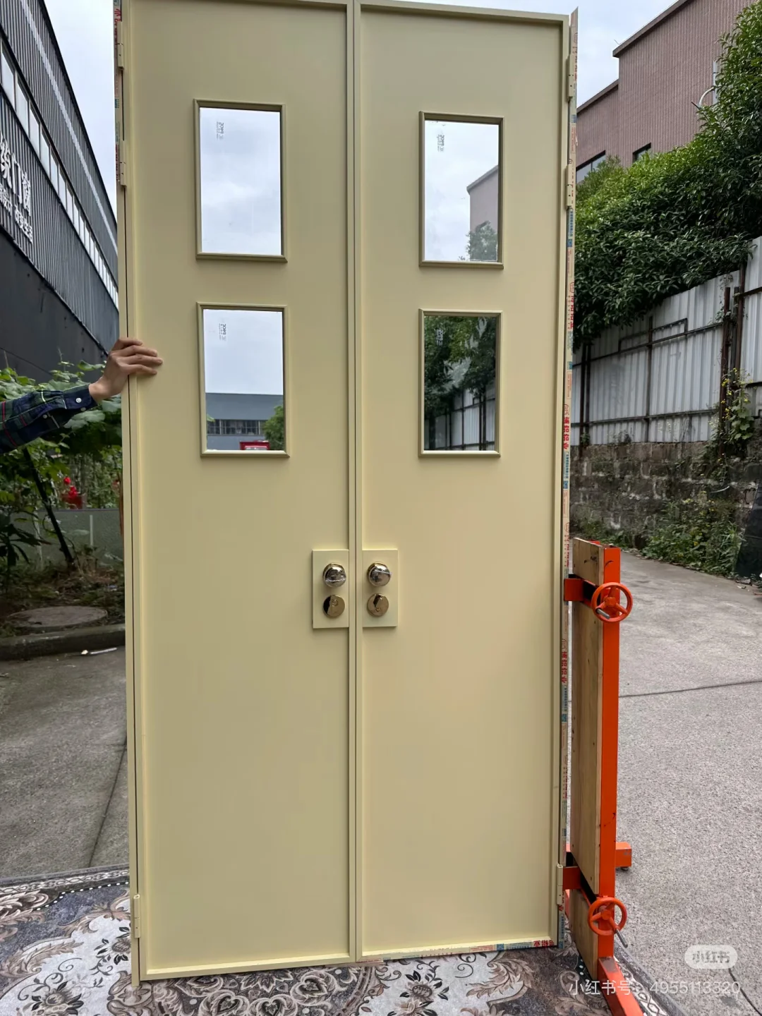 求推荐 邯郸有没有做这种门的?