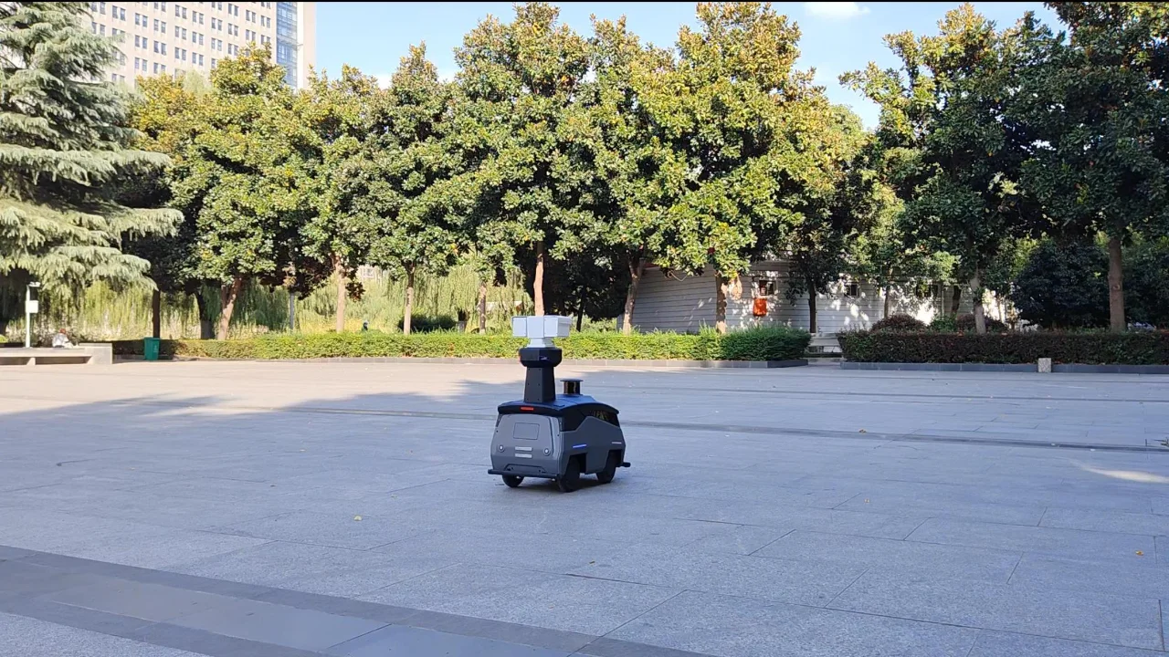 智慧安防巡逻机器人给学校带来的改变