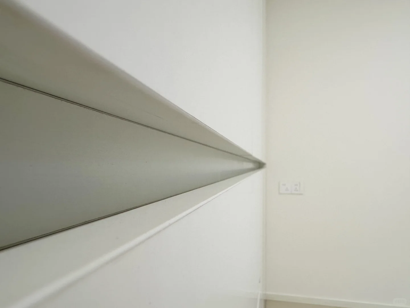 白色分段式衣柜安全落地,快来抄作业啦✨