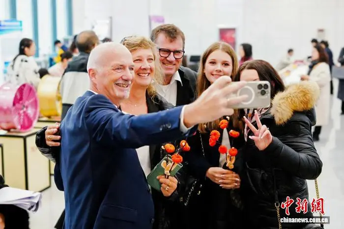 中外职业教育人士齐聚保定