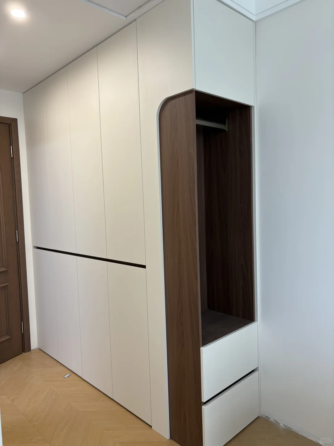 安装师傅说：你可真会选全屋定制配色呀！