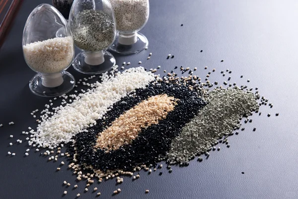 无锡嘉弘深入解析PVC颗粒：现代工业的多面手