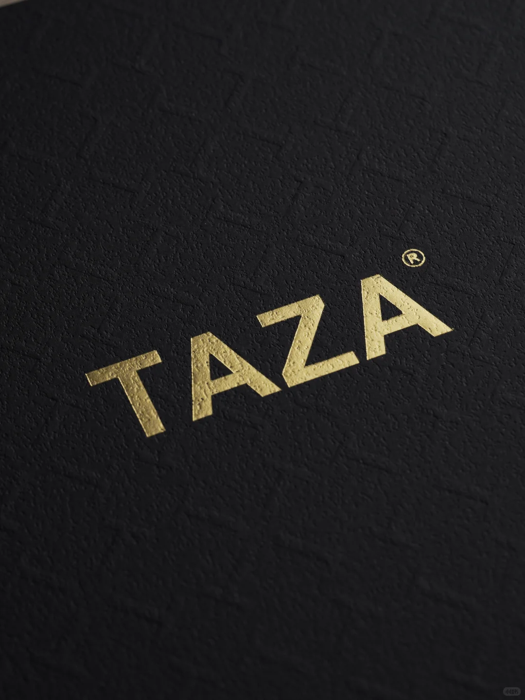 纸物 | 黑色烫金压纹礼盒