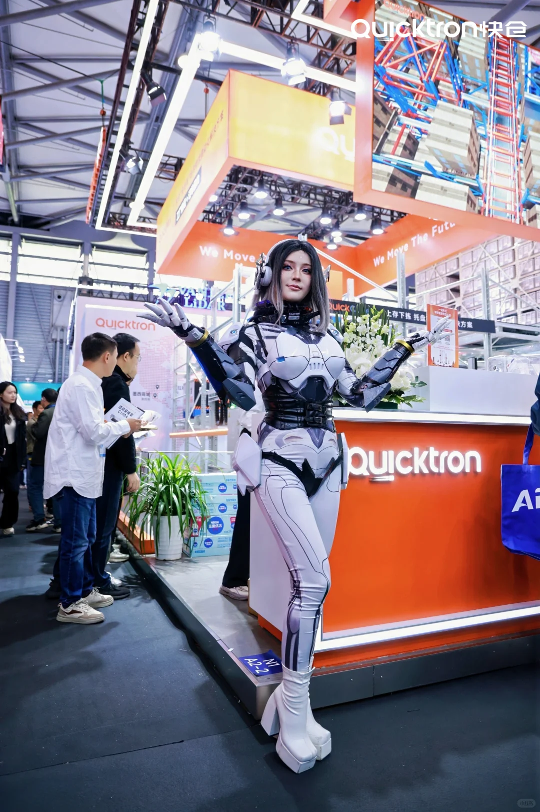 展台设计丨CeMAT 2025 快仓展台