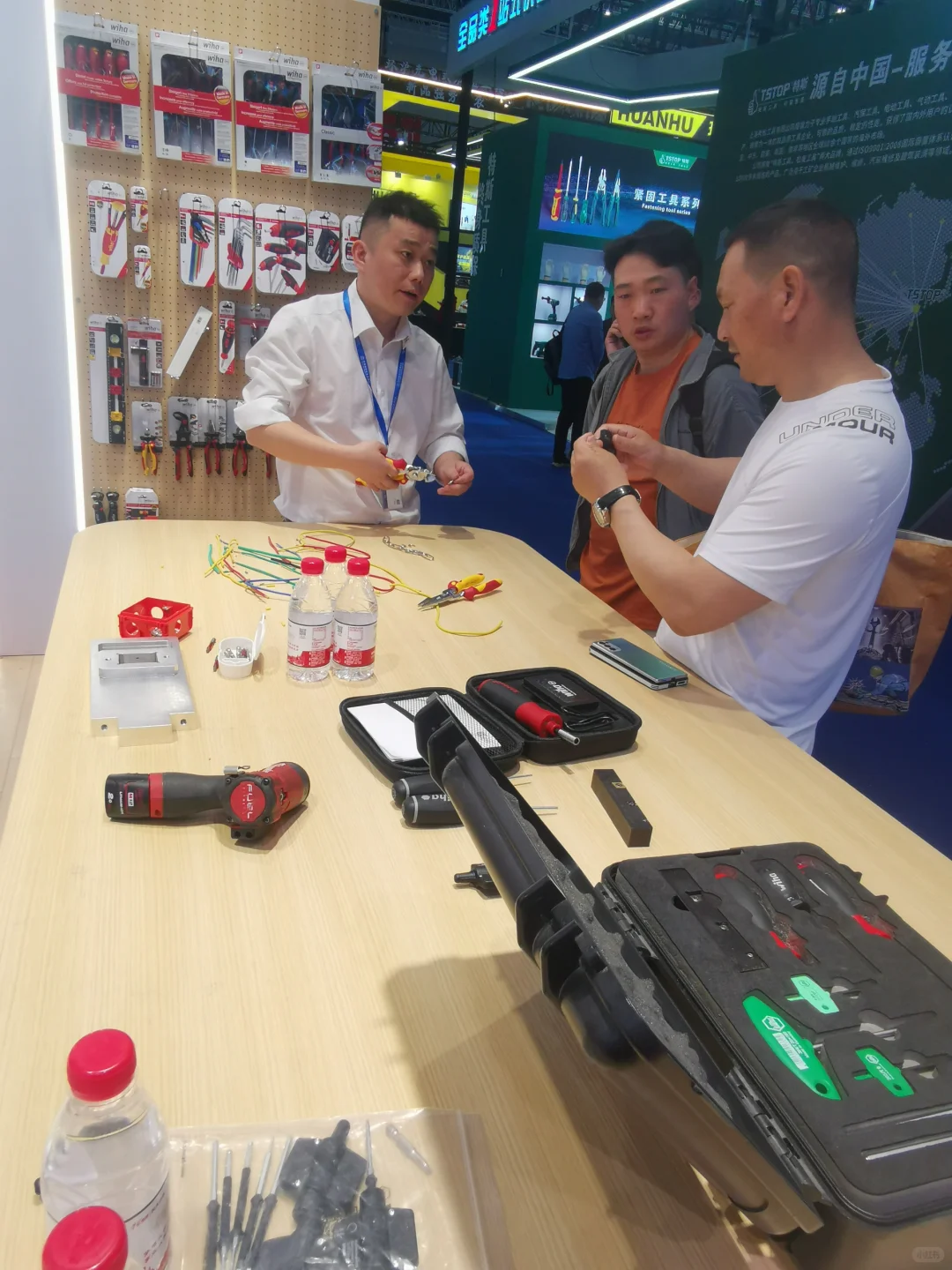 德国威汉工具，上海五金展现场实拍！