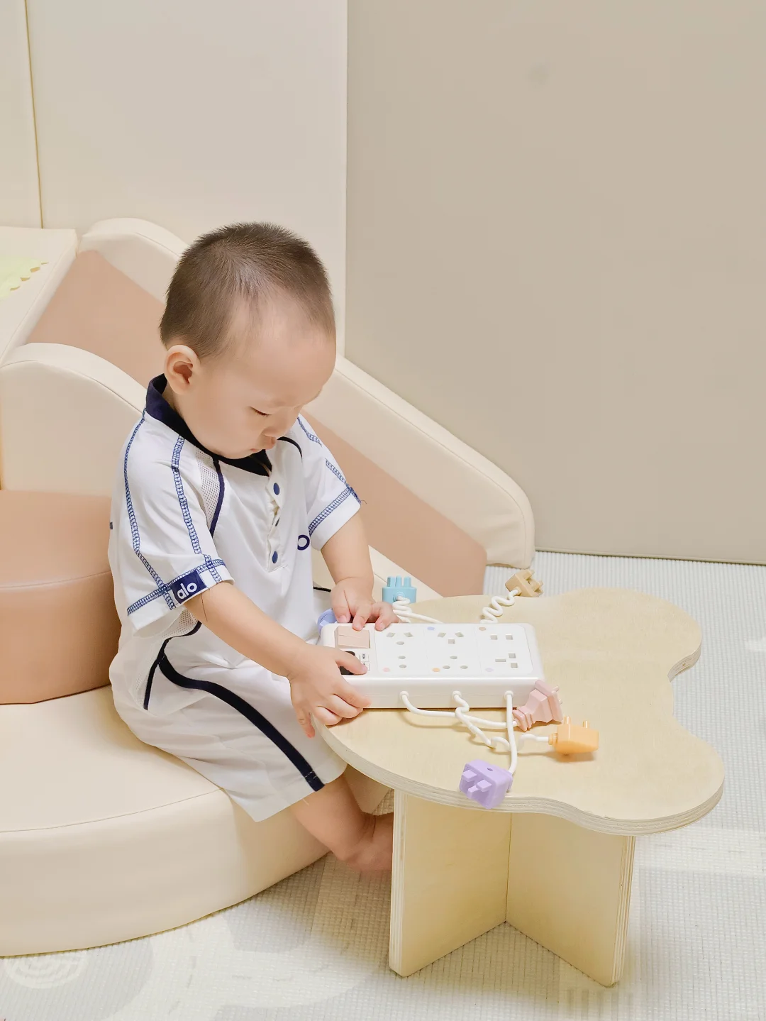 ?宝宝益智玩具新发现！这款插座玩具太绝了