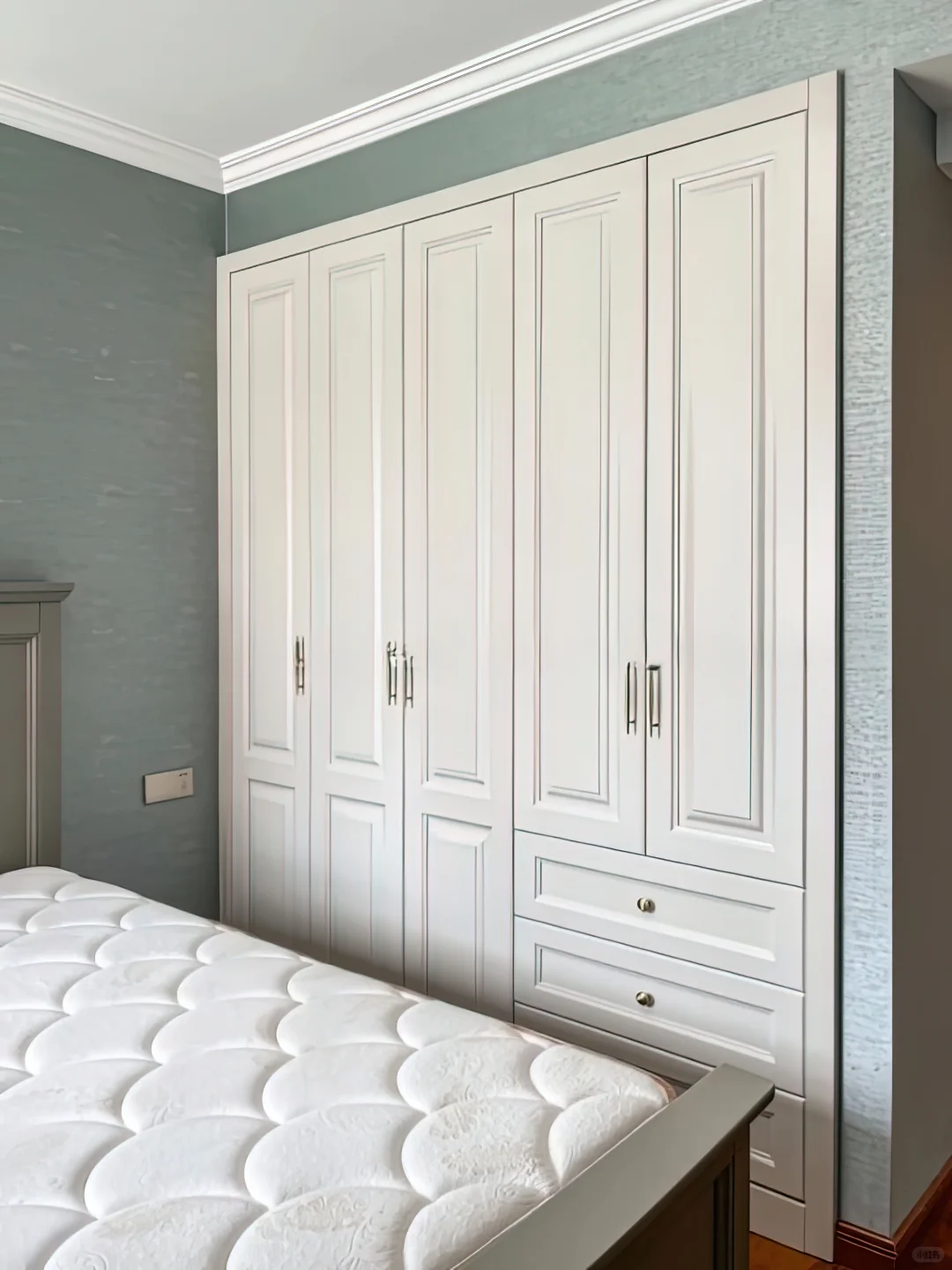 全屋定制法式扣线衣柜|优雅感拉满卧室C位