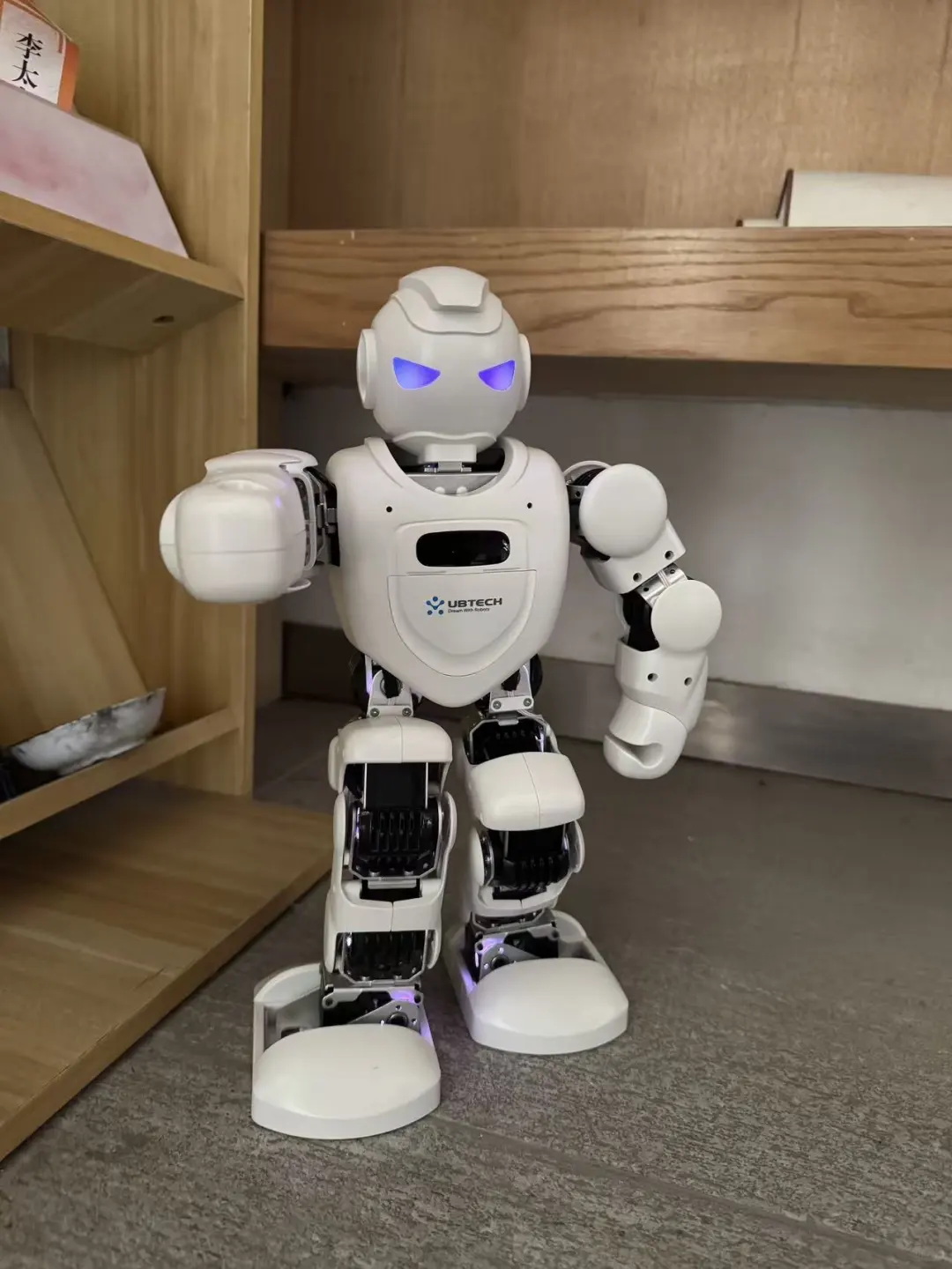 在给小朋友买礼物方面有些天赋