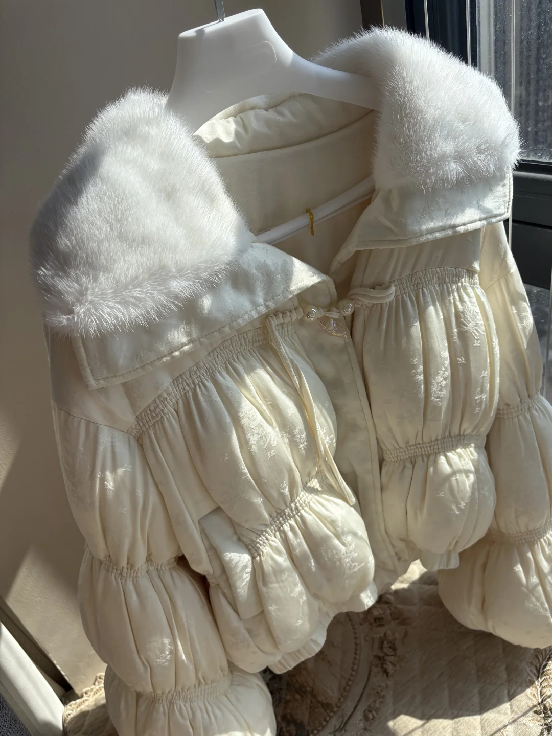 ➗除水貂领桑蚕丝鹅绒服