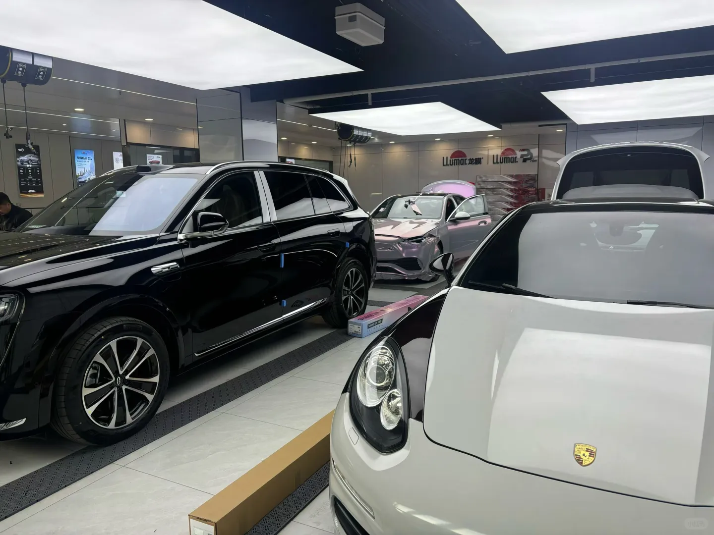 来看看什么叫「教科书式贴膜」✨