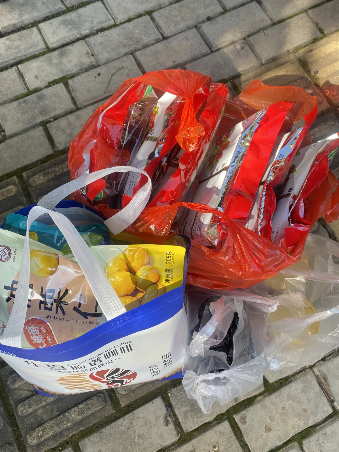 许昌科技广场的农产品展销会快去逛吧！