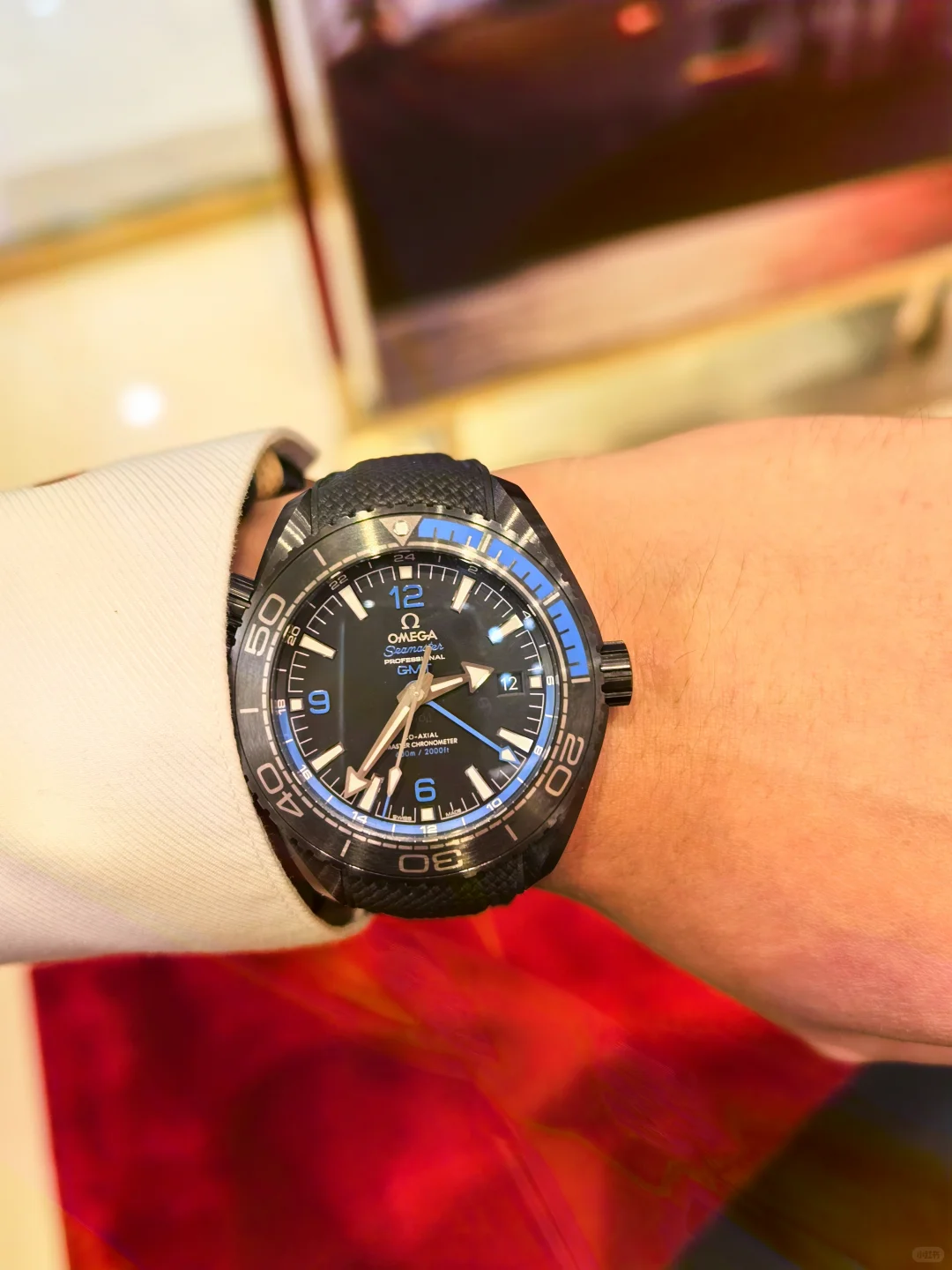 欧米茄海马深海之黑