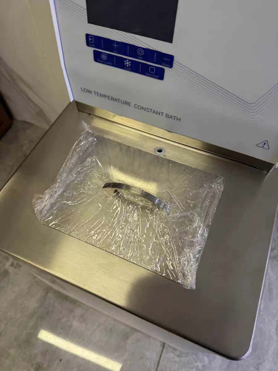 力辰加热制冷循环水浴槽仪器实拍