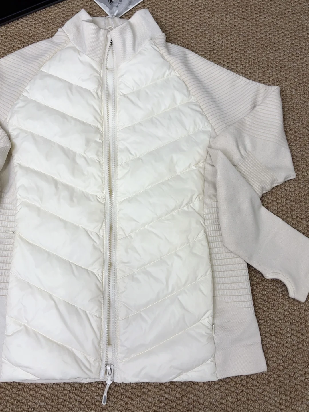 Lulu风羽绒封神！收腰设计直接焊死小蛮腰✨