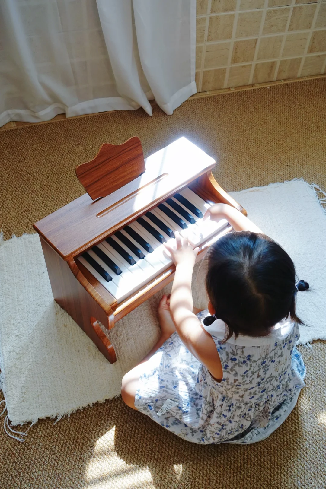 ?两岁宝宝的音乐启蒙｜把钢琴变成“大玩具”