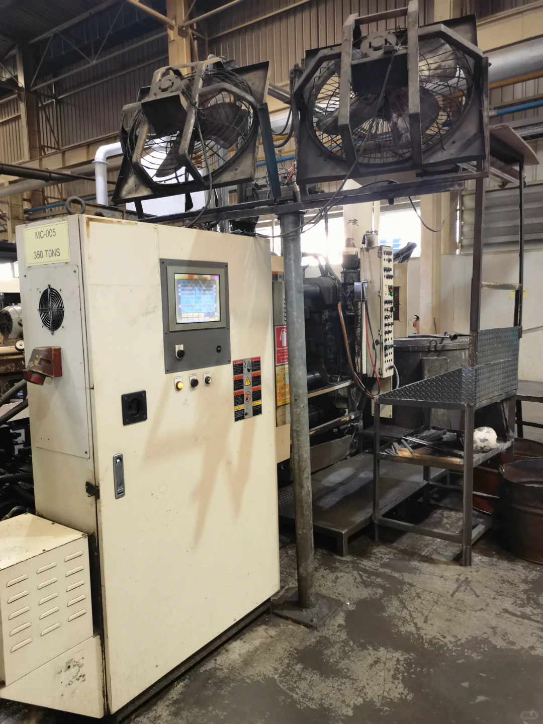 泰国工厂使用中的东芝350压铸机