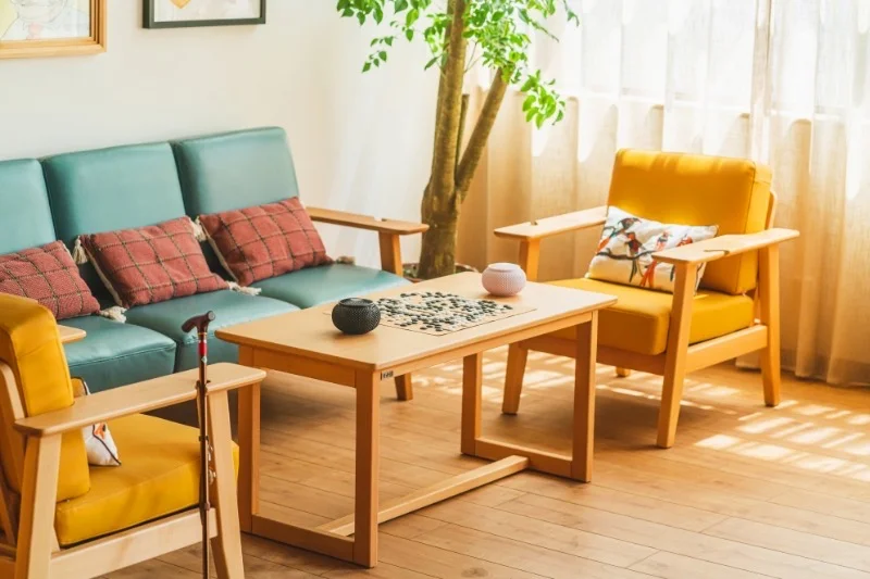 把爱与温暖装进细节里｜榉木宽扶手沙发