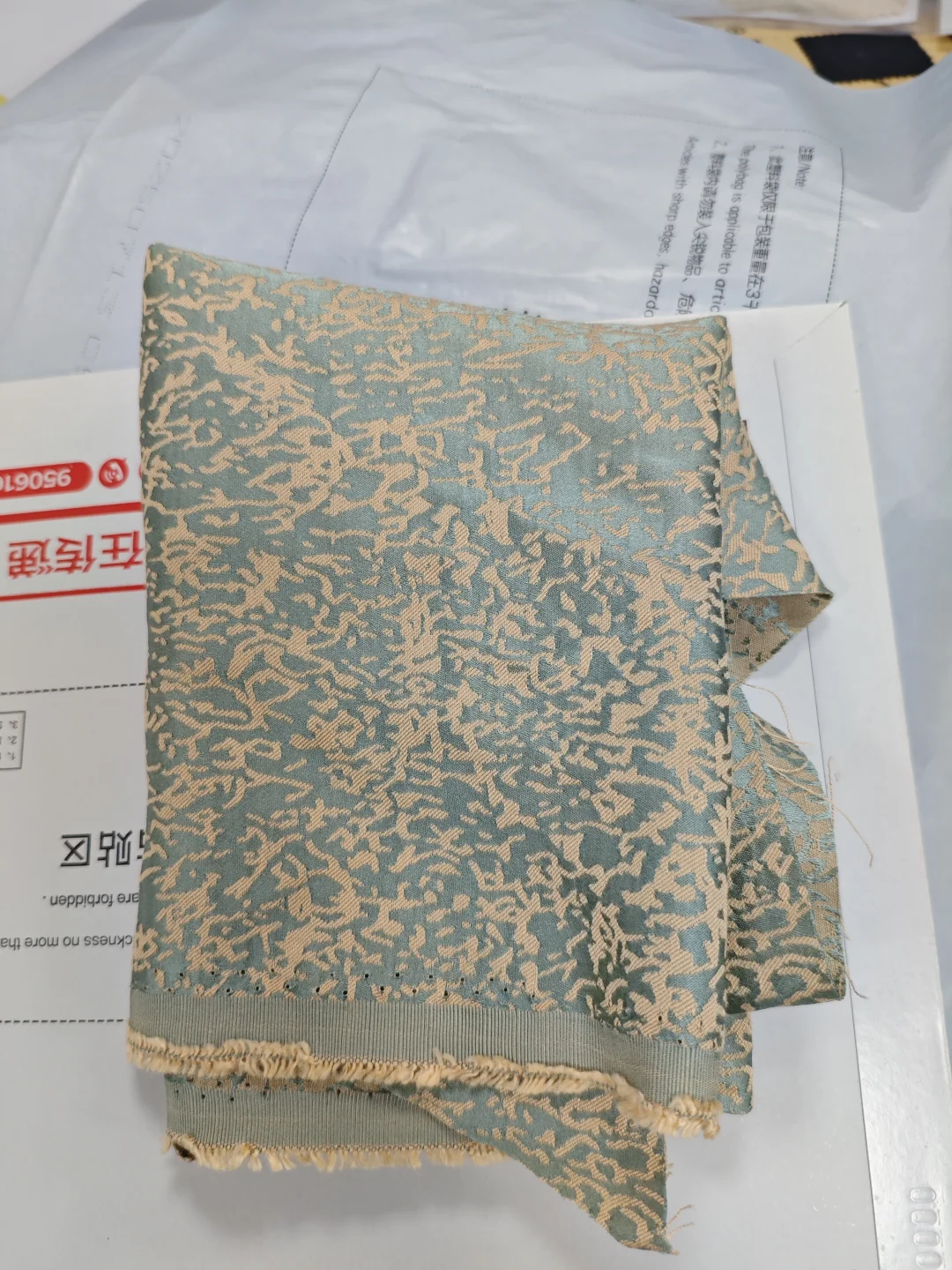 带图求找布，各位大佬谁有这款面料