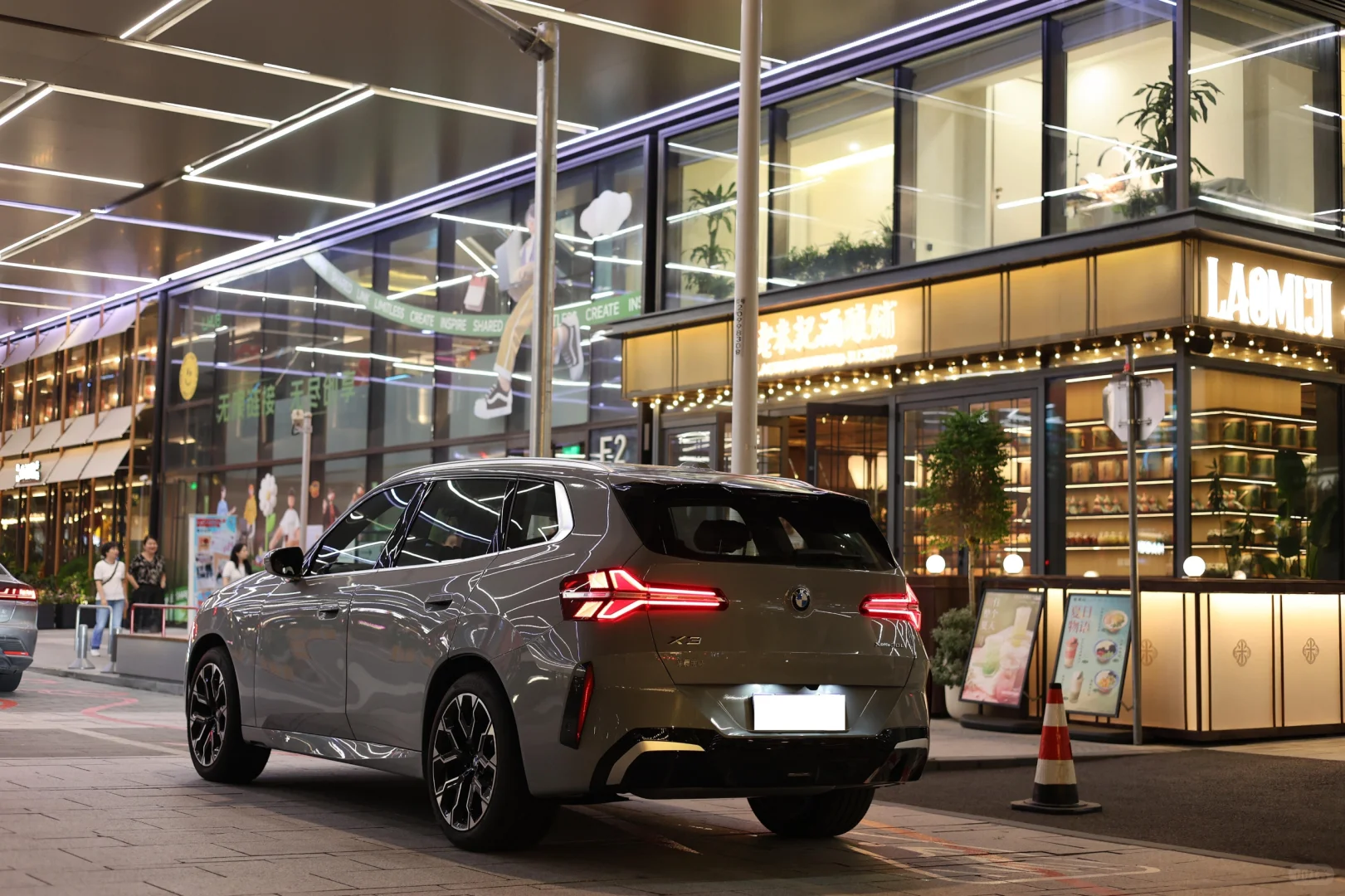 宝马的“秘密武器”藏不住了！？