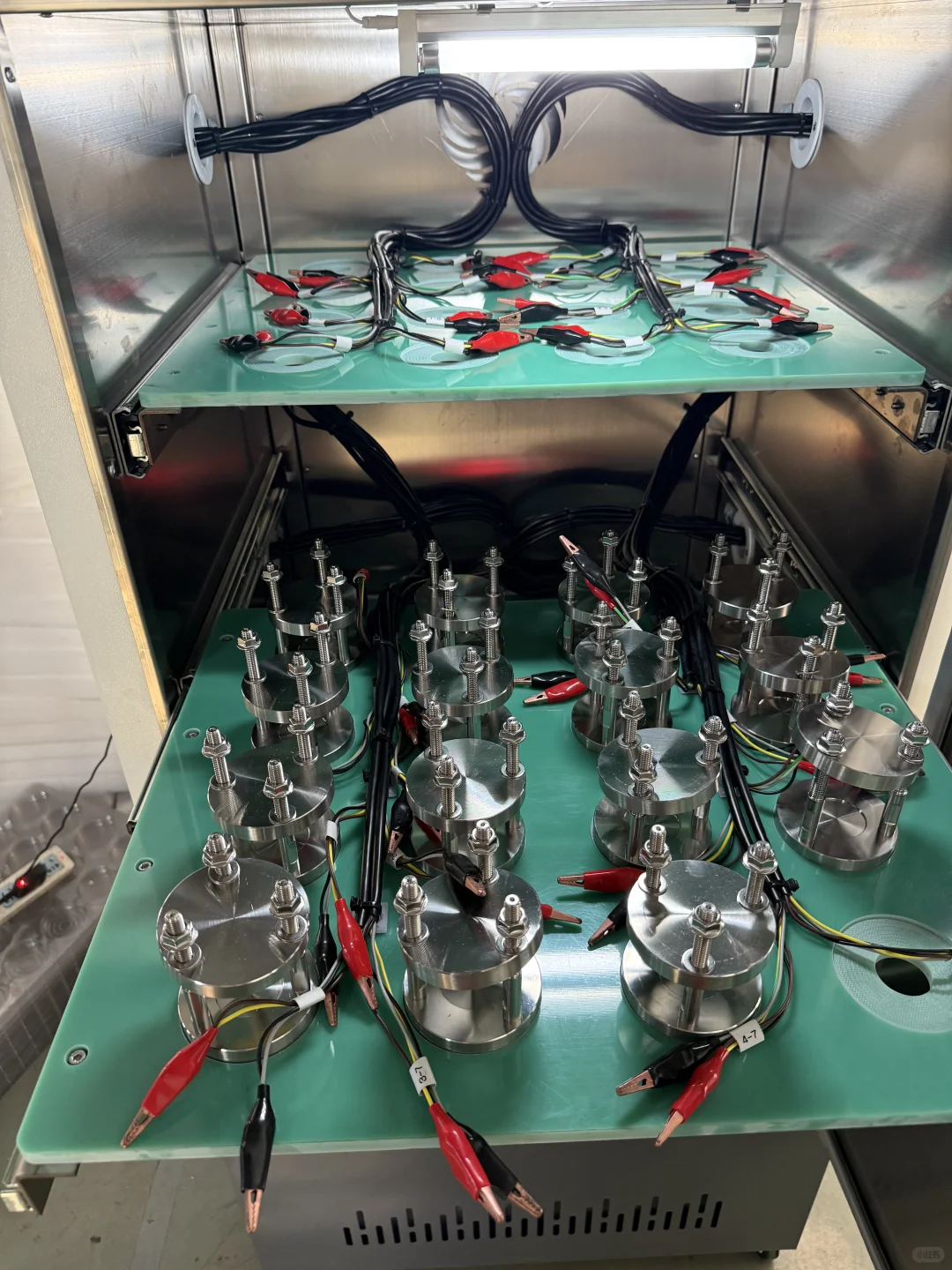 恒温恒湿全固态模具电池专用烘箱