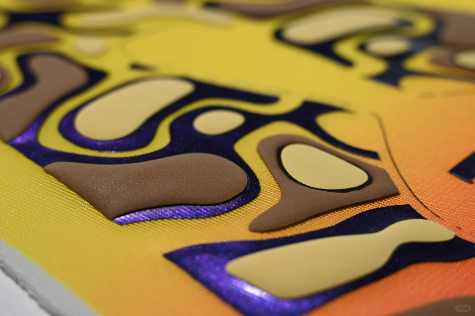 分享一款特殊效果，发泡+变色龙油墨的丝印