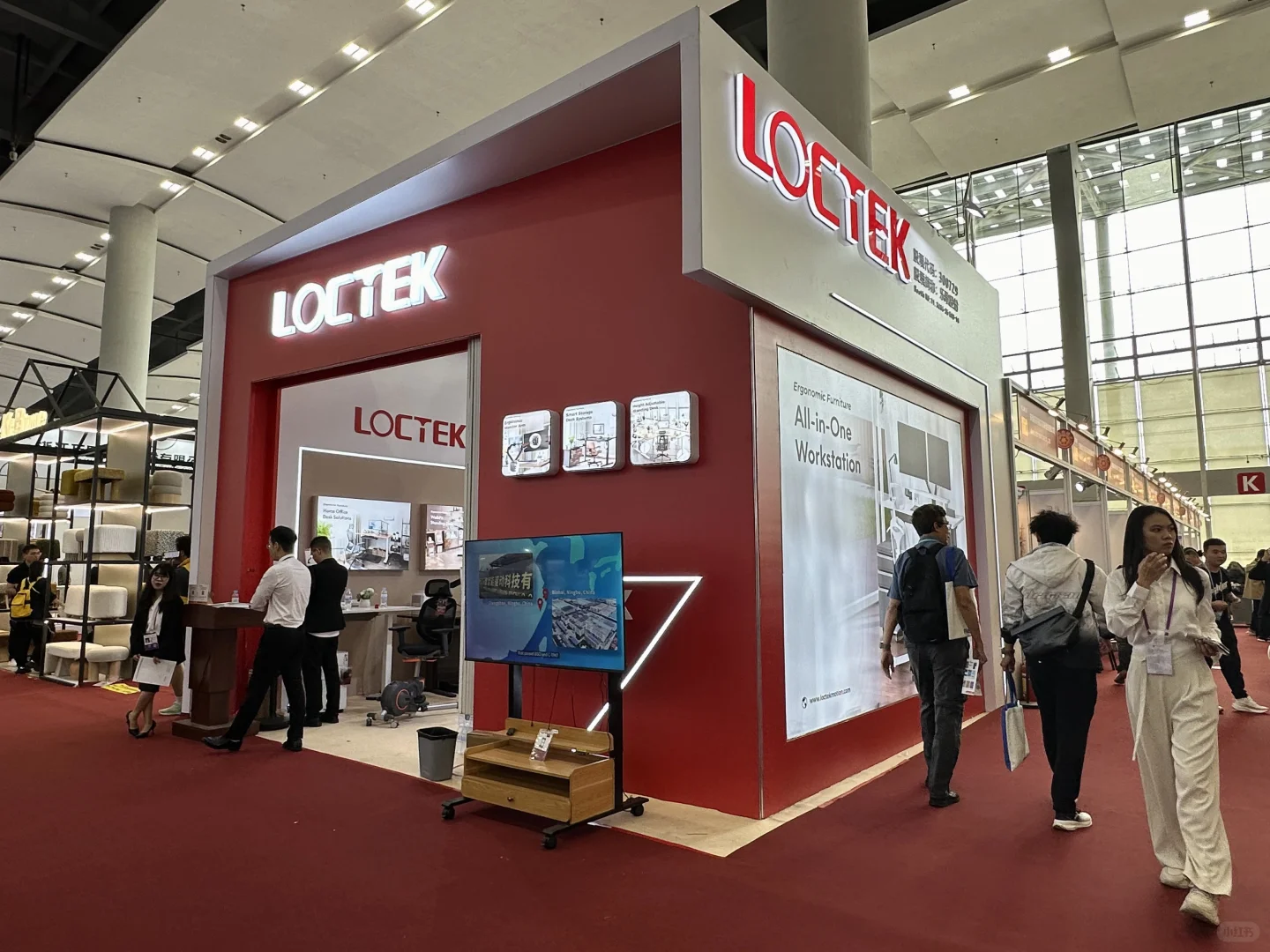 广交会二期现场直击！展台设计卷疯了?