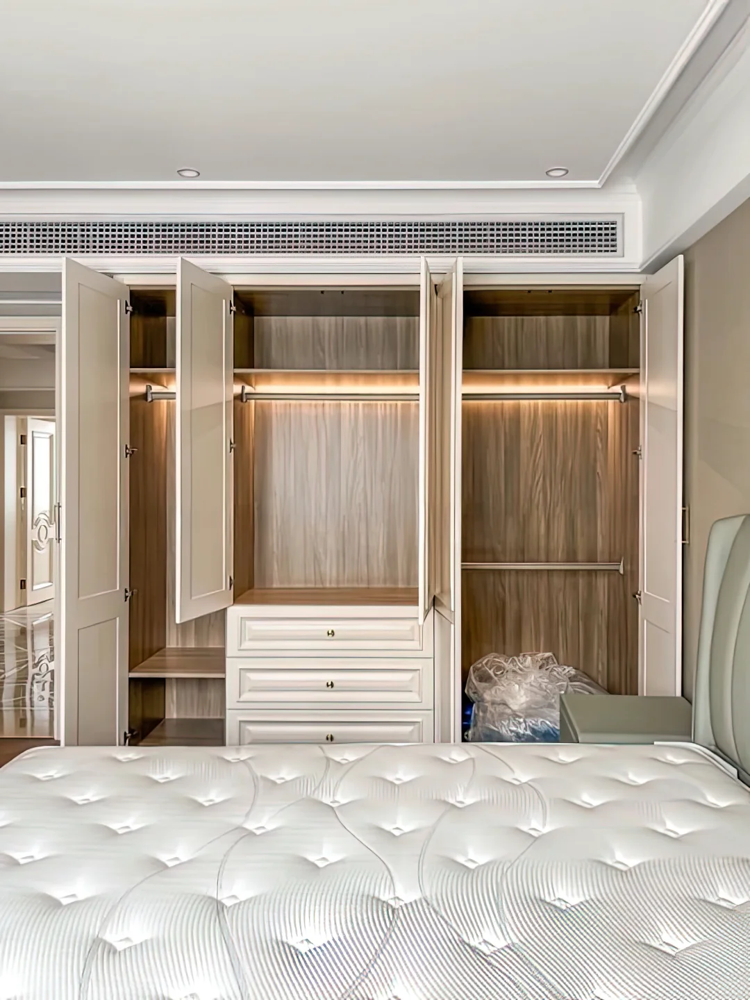 全屋定制法式扣线衣柜|优雅感拉满卧室C位