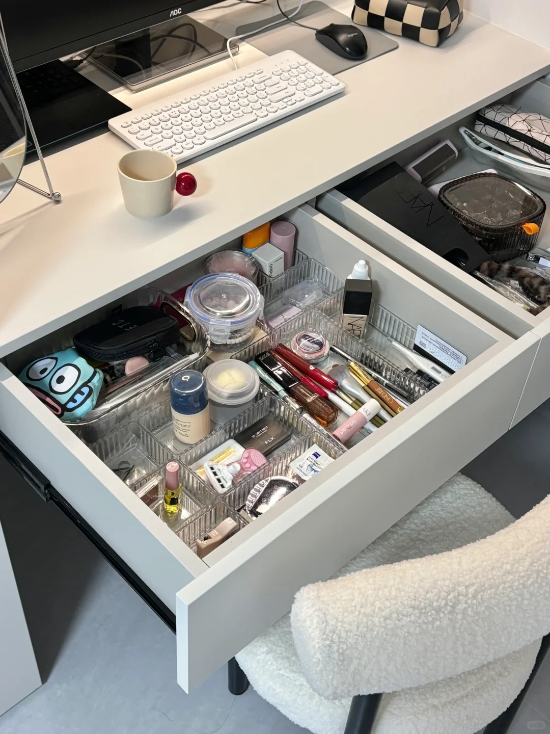 3.2m开间做床尾柜太舒服了,比衣帽间还香!