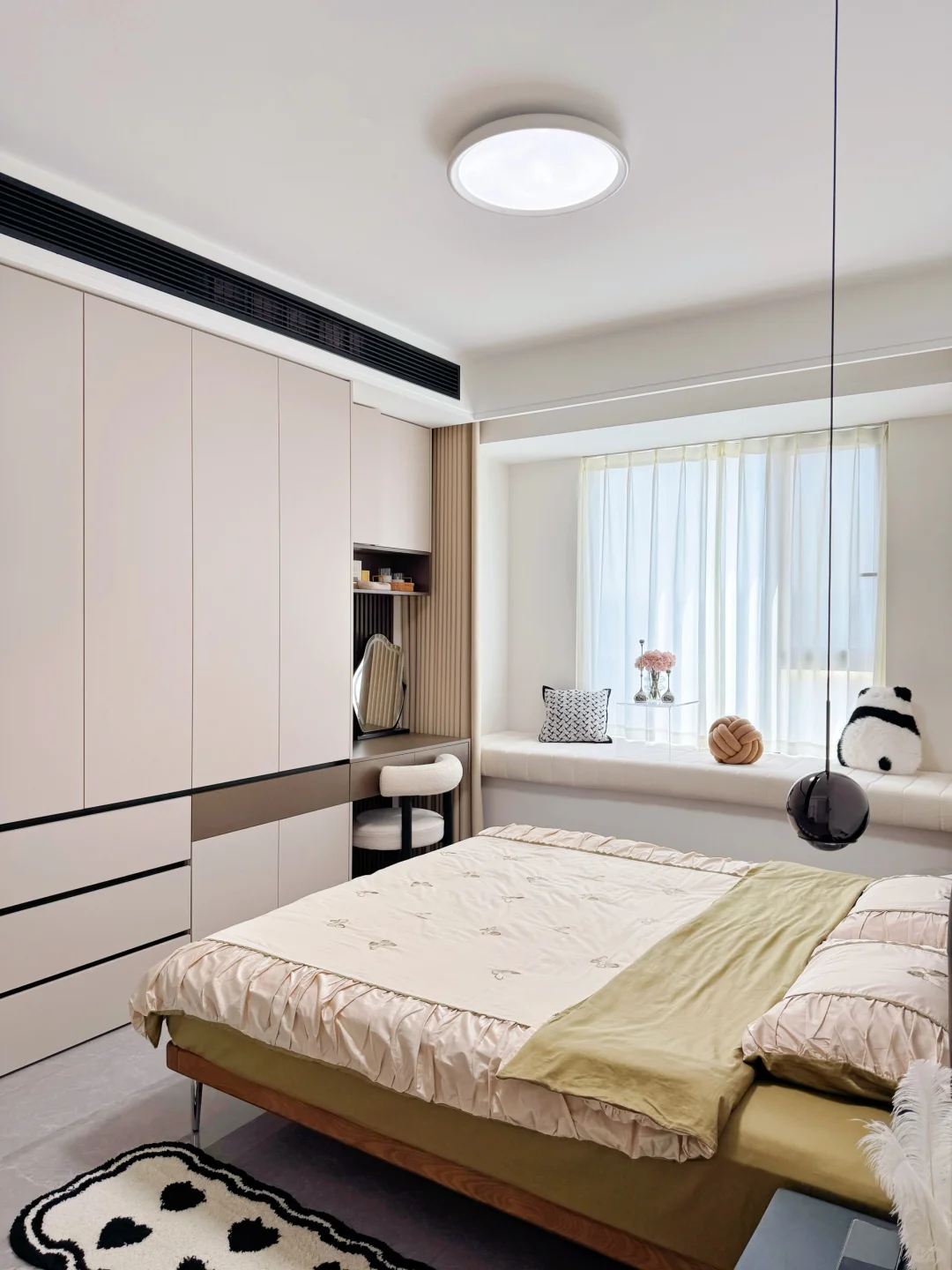 开间3.3m做床尾衣柜⁉️邻居看了想砸掉重装?