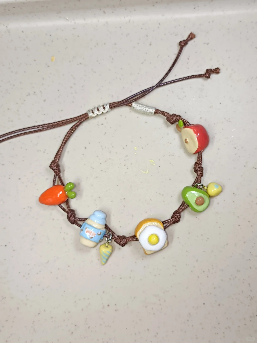 石塑粘土｜早餐派对?右划串成手链?