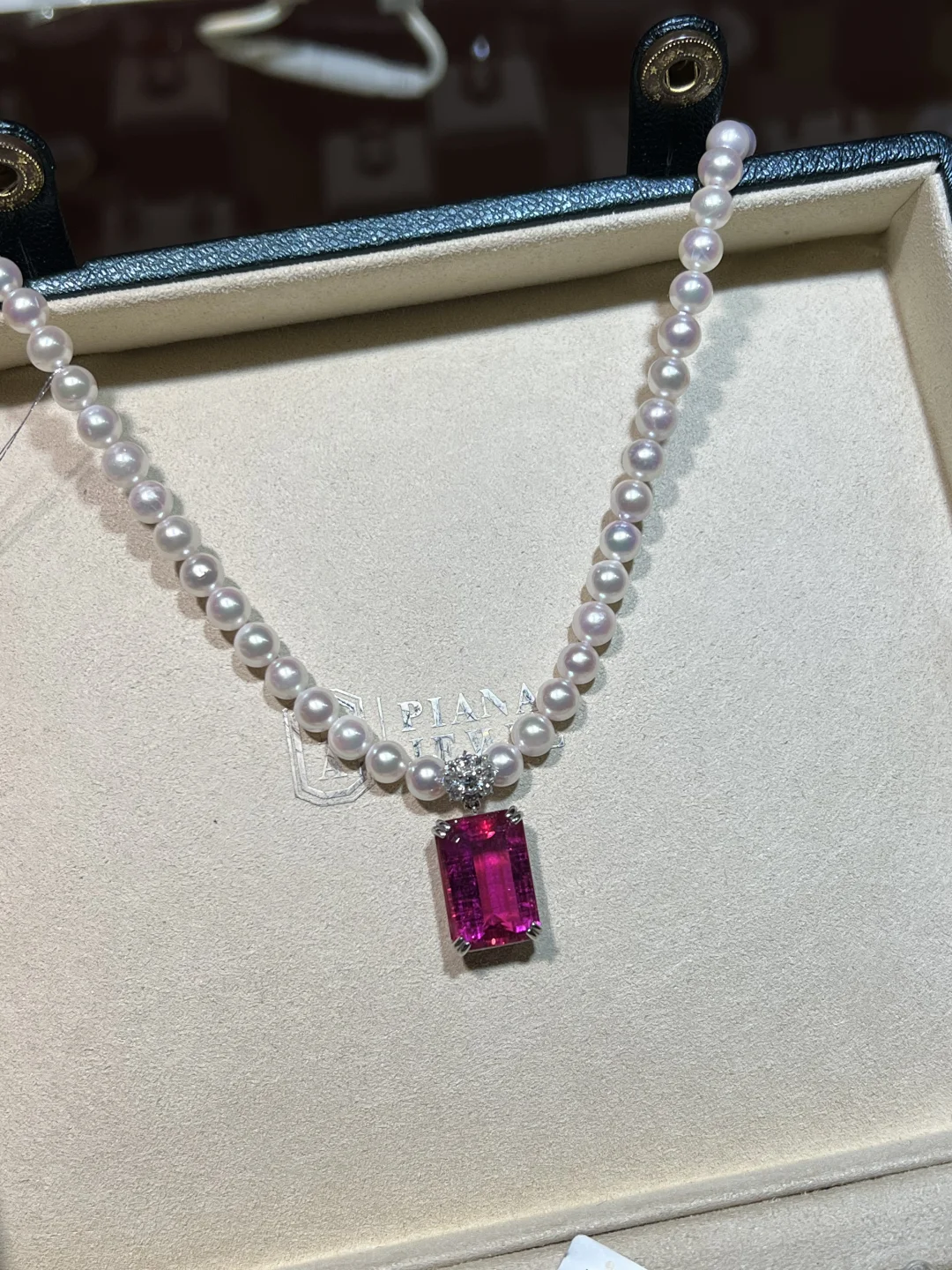 北京珠宝展第二天 老客户集中来袭?