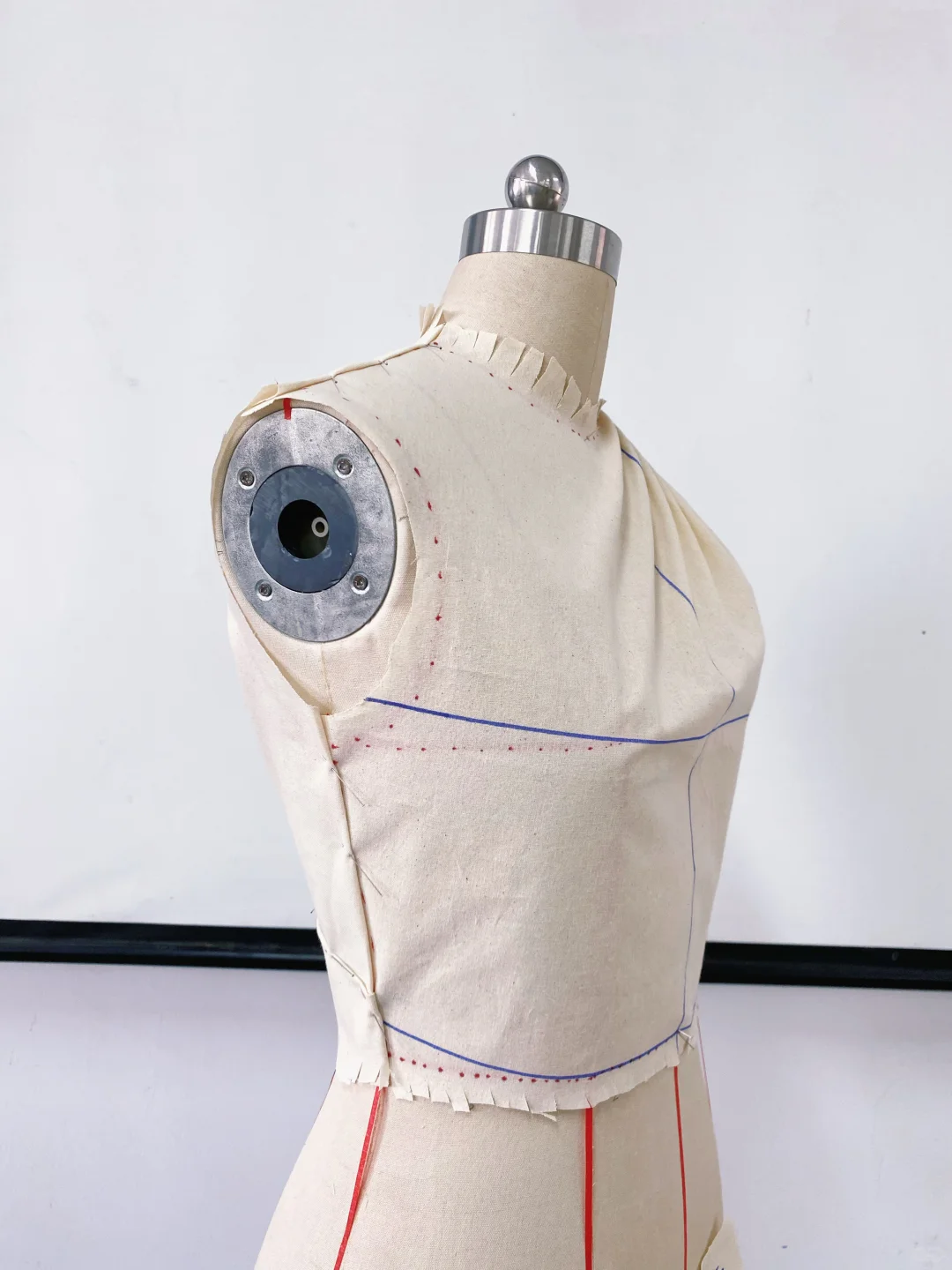 服装立体裁剪·全省转移为褶