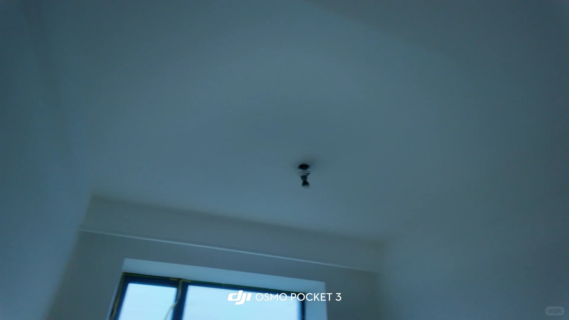 顶面喷漆完成✅墙面海藻岩艺术漆排队ing……